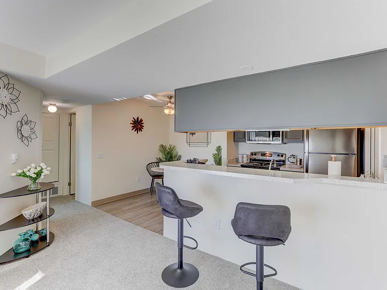 Americana Lakewood Apartments — Photo 47