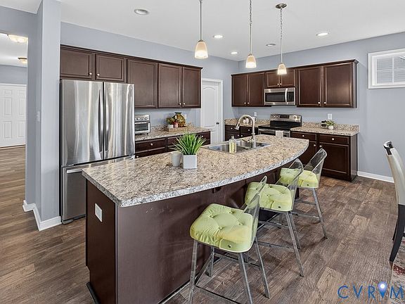3rd image of 7401 Nicklaus Cir