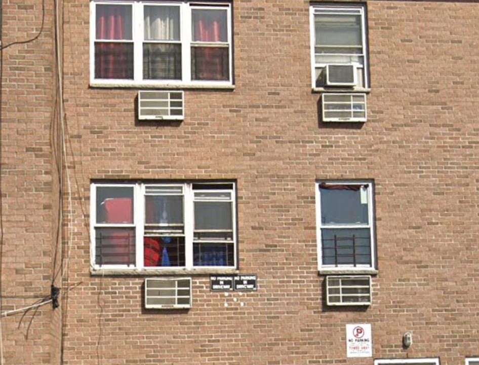 2nd image of 713 Southern Blvd