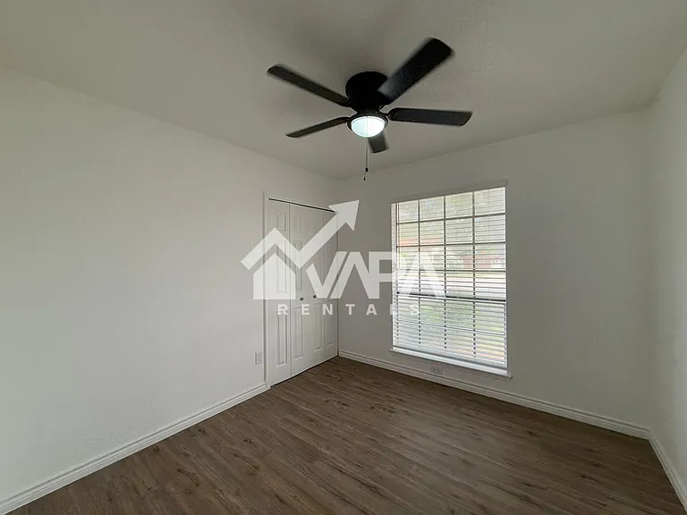 9702 Hidden Ledge — Photo 11
