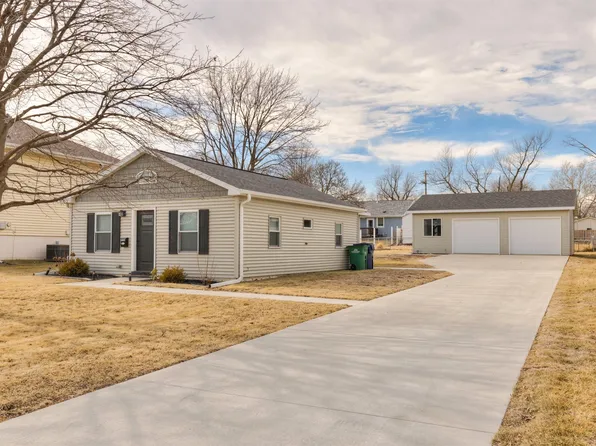 4104 69th St, Urbandale, IA 50322