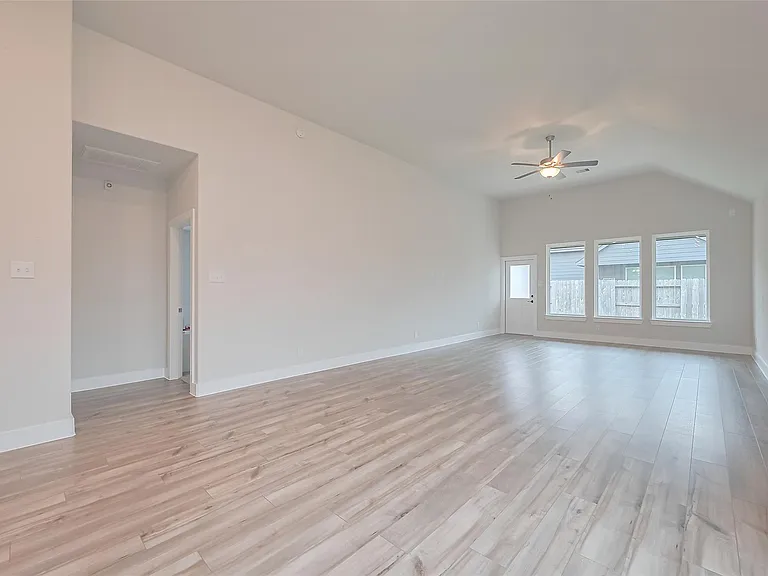 200 Catalina Cove Dr — Photo 11