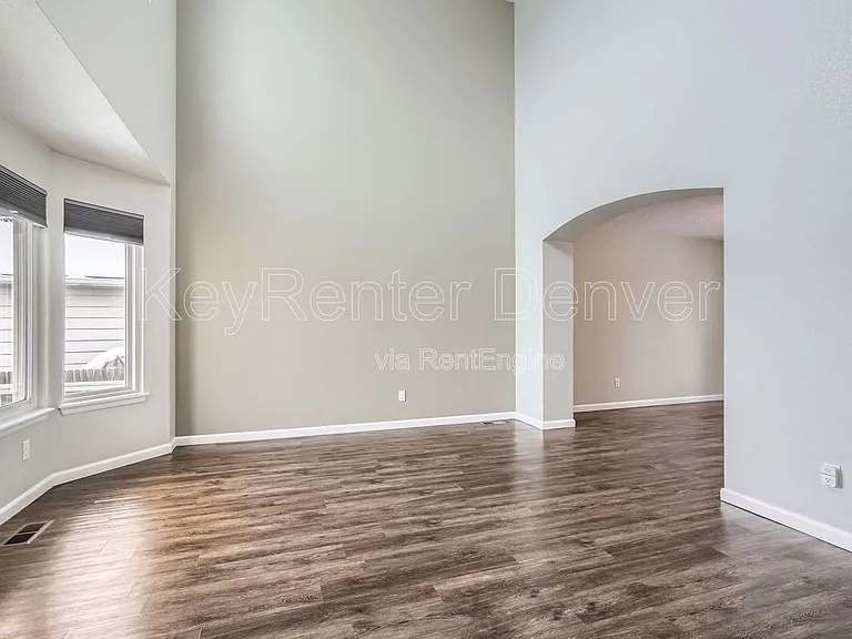 5742 W 114th Pl — Photo 8