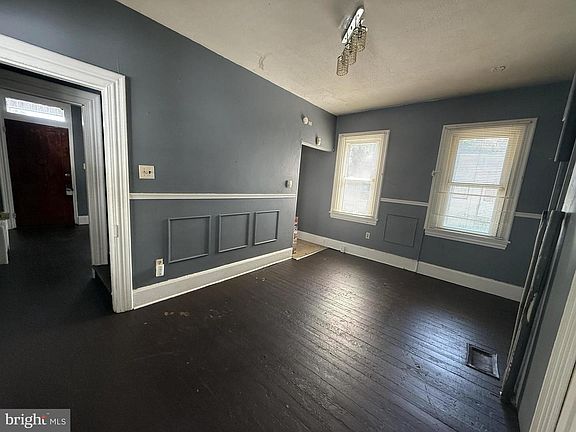4th image of 37 Olive St