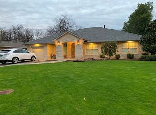 1703 Westminster Pl, Nichols Hills, OK 73120