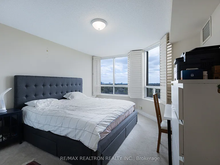 78 Harrison Garden Blvd #1409 — Photo 22