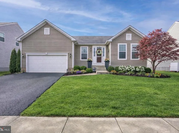 128 Sparkling Brook Rd, Ranson, WV 25438