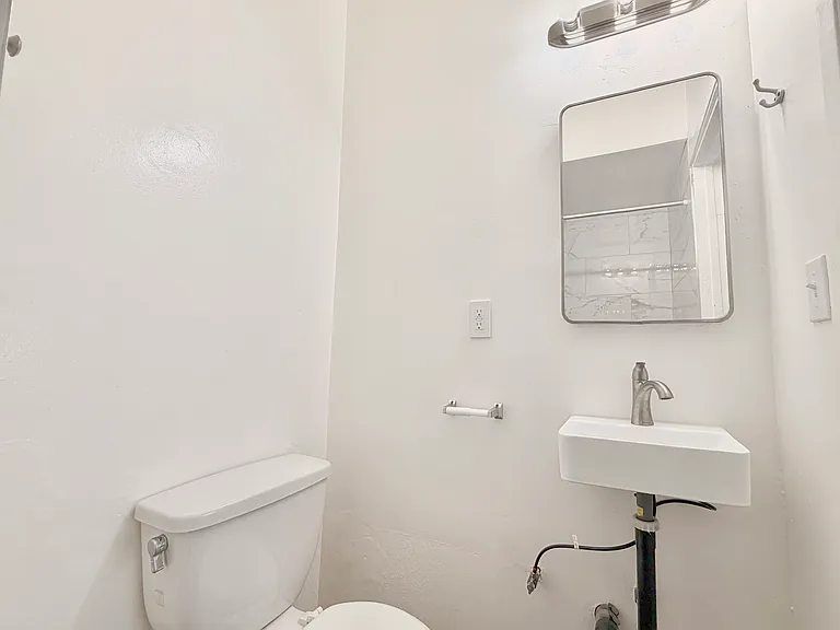 820 Chestnut Ave #15 — Photo 5