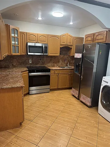 1120 SW 73rd Ave Photo 1