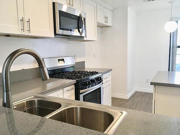 kitchen with breakfast nook