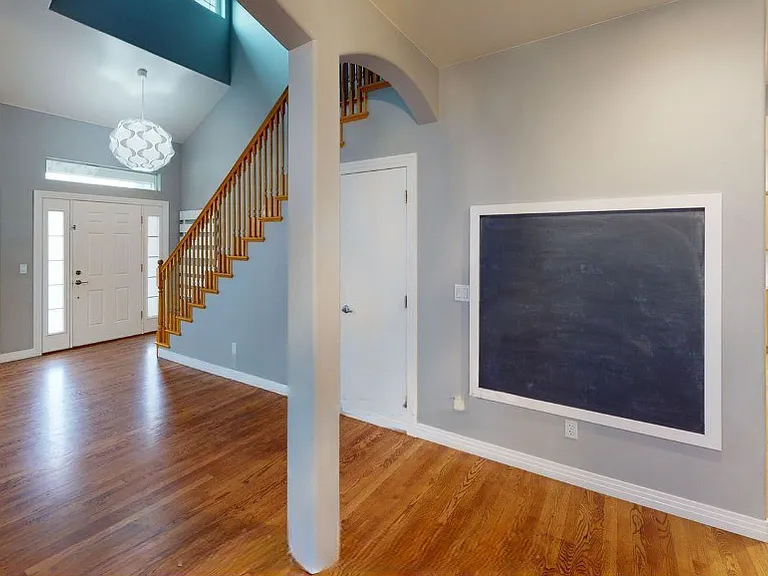 Dining room & main entrance