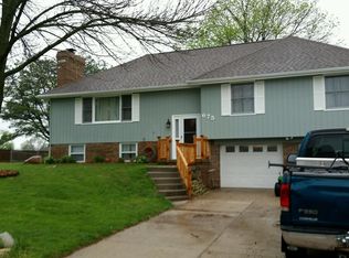 675 Hillcrest Dr, Blair, NE 68008