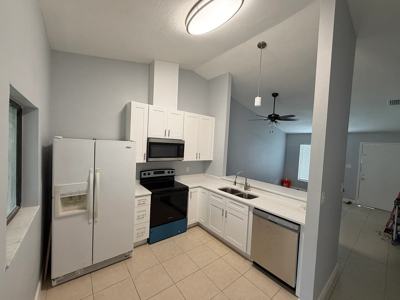 2 bed, 924 sqft, $2,000 — Photo 3