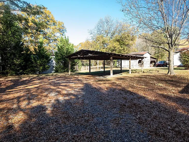 616 E Iredell Ave — Photo 13