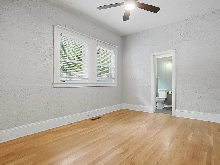 615 Linwood Ave NE #4 — Photo 21