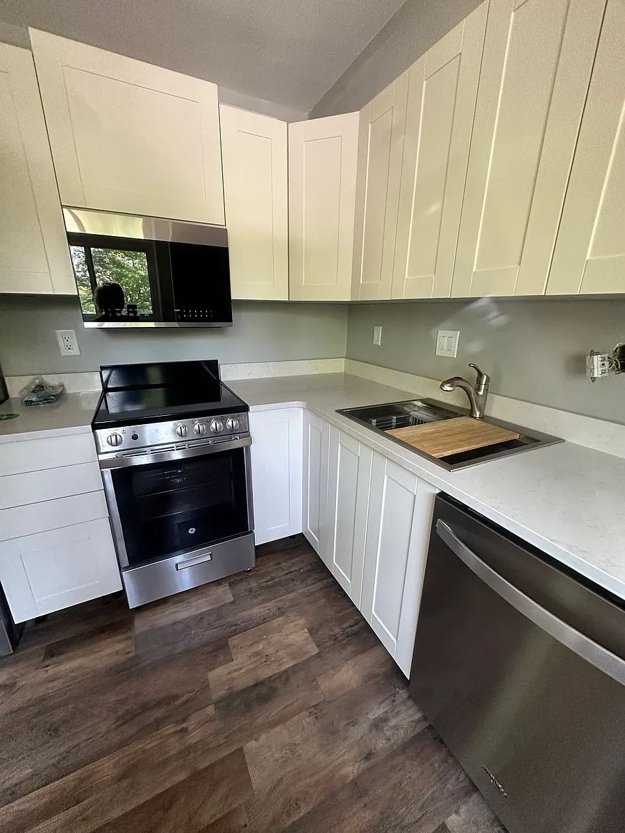 Building Photo - 131 N Elm St #1