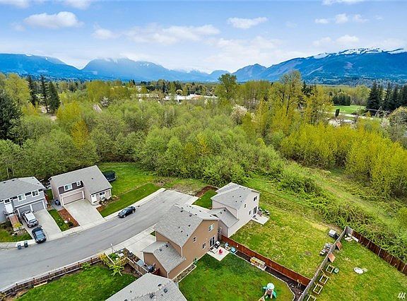 Surrounded by stunning mountains!