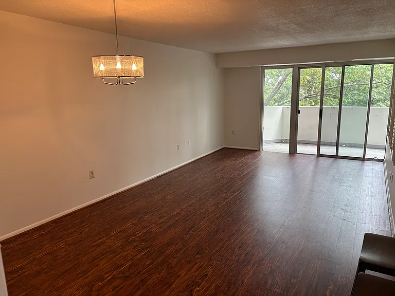 700 7th St SW #607 — Photo 3