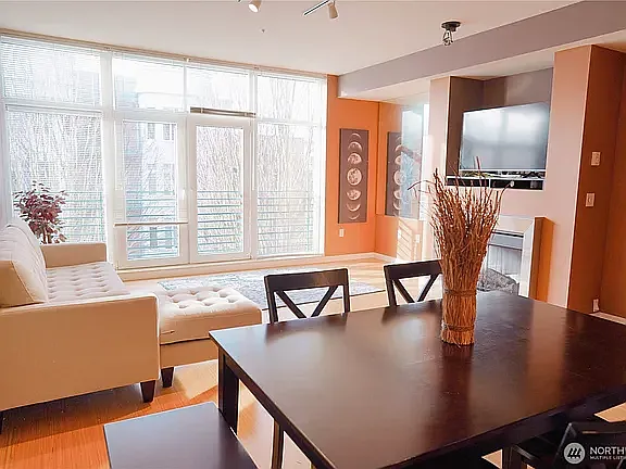 17 W Mercer St #207 — Photo 14