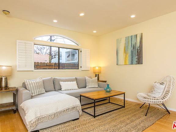 4th image of 1239 23rd St Unit 4