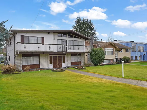 5320 Spruce St, Burnaby, BC V5G 1Y6
