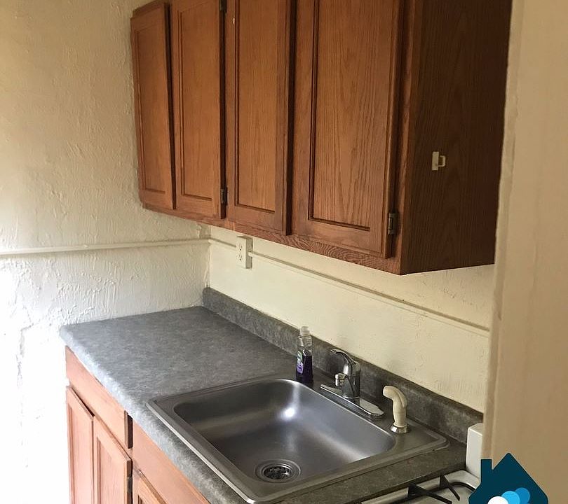 2nd image of 300 S 16th St APT 201