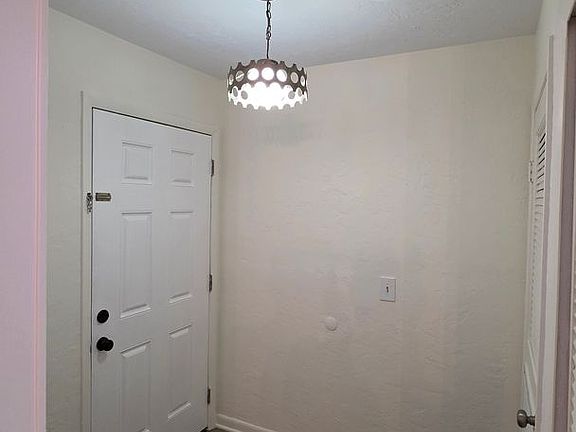 5th image of 16202 Sandalwood Dr