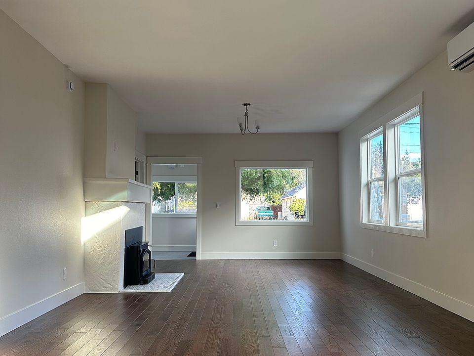 1st image of 210 W Karr Ave