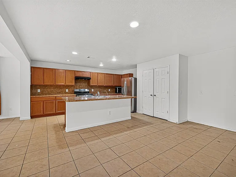 16547 Lanesborough Dr — Photo 12