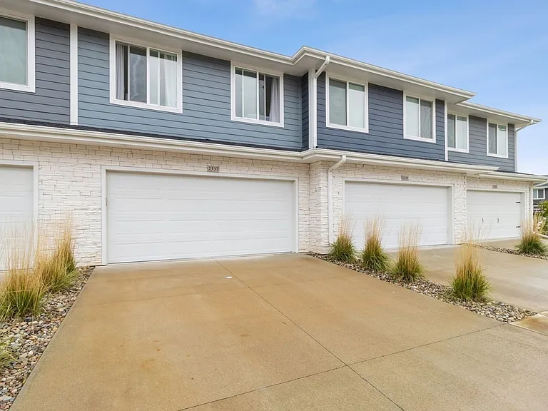 2337 SE Sydney Ln — Photo 14