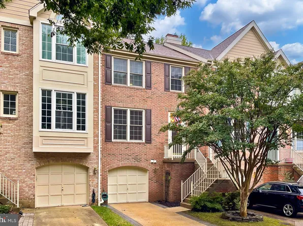 1384 Heritage Oak Way, Reston, VA 20194