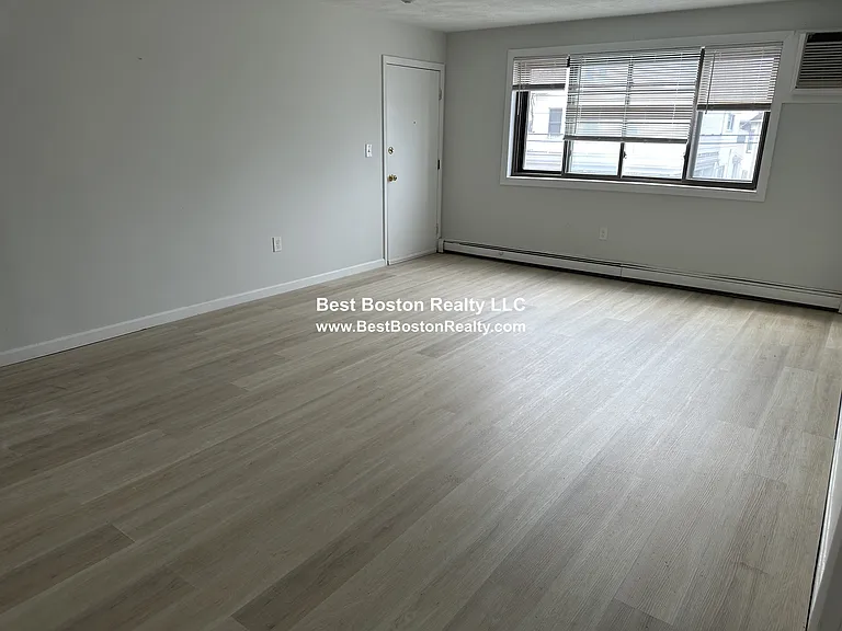 714 Winthrop Ave #102 — Photo 2