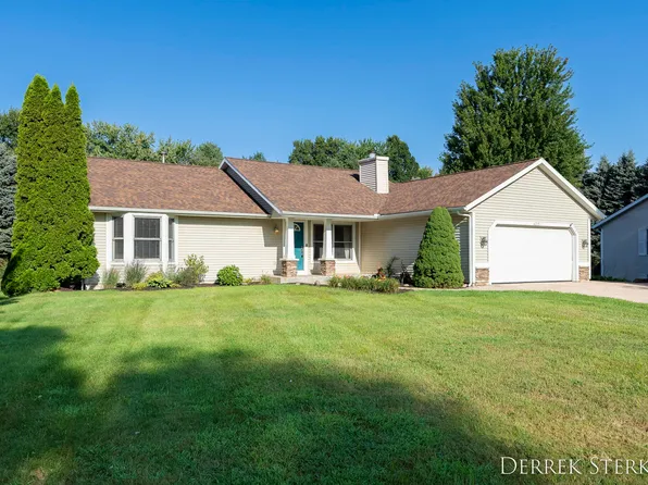 6215 Prairie Ave, Zeeland, MI 49464