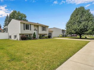 4214 Mistymeadow Ln, Hamburg, NY 14075