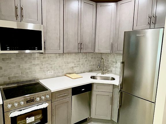 4th image of 16 W 75th St #3F