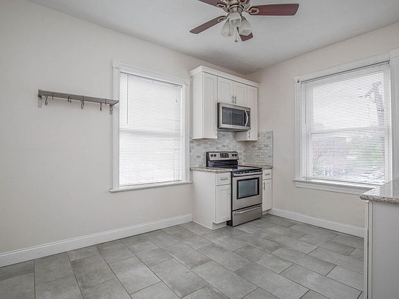 3rd image of 2338 Tower Grove Ave APT 2e