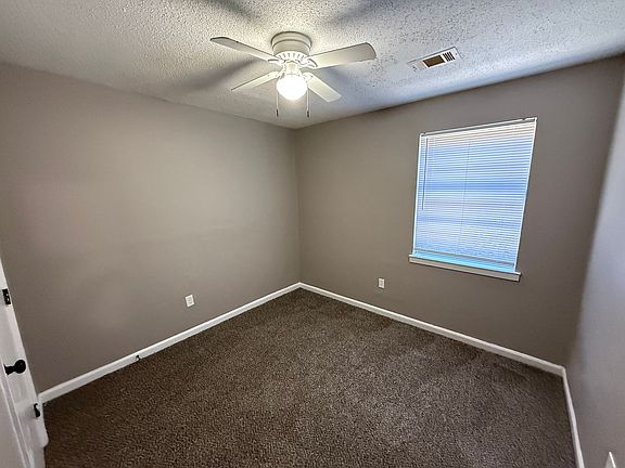 3rd image of 2120 Bennett Ave