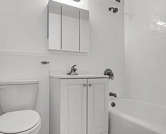4th image of 154 W 70th St APT 9P