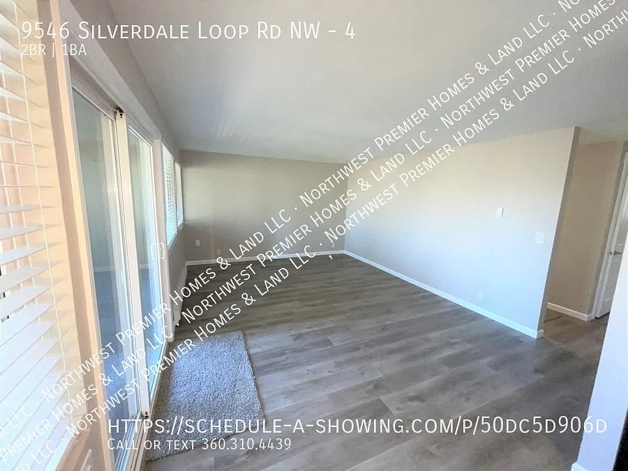 Updated Top-Floor 2 Bed in Silverdale | Private Deck + Parking — Photo 3