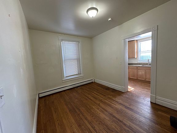 5th image of 527-531 Linden St #1