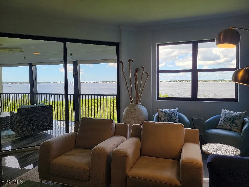 3 bed, 2.5 bath, 2510 sqft, $10,000 — Photo 4