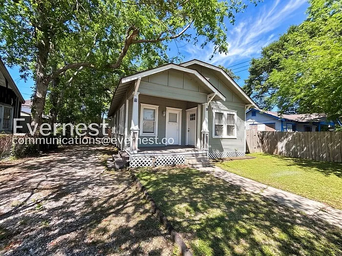 2 bed, 1.0 bath, 1008 sqft, $1,675 — Photo 2