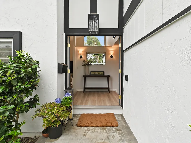 6075 Charae St — Photo 3