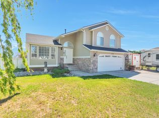 12509 S Elm Meadows Rd, Riverton, UT 84065