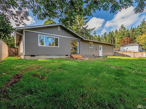 5th image of 4218 Hornet Dr NE