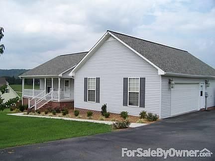 2nd image of 629 Imperial Dr