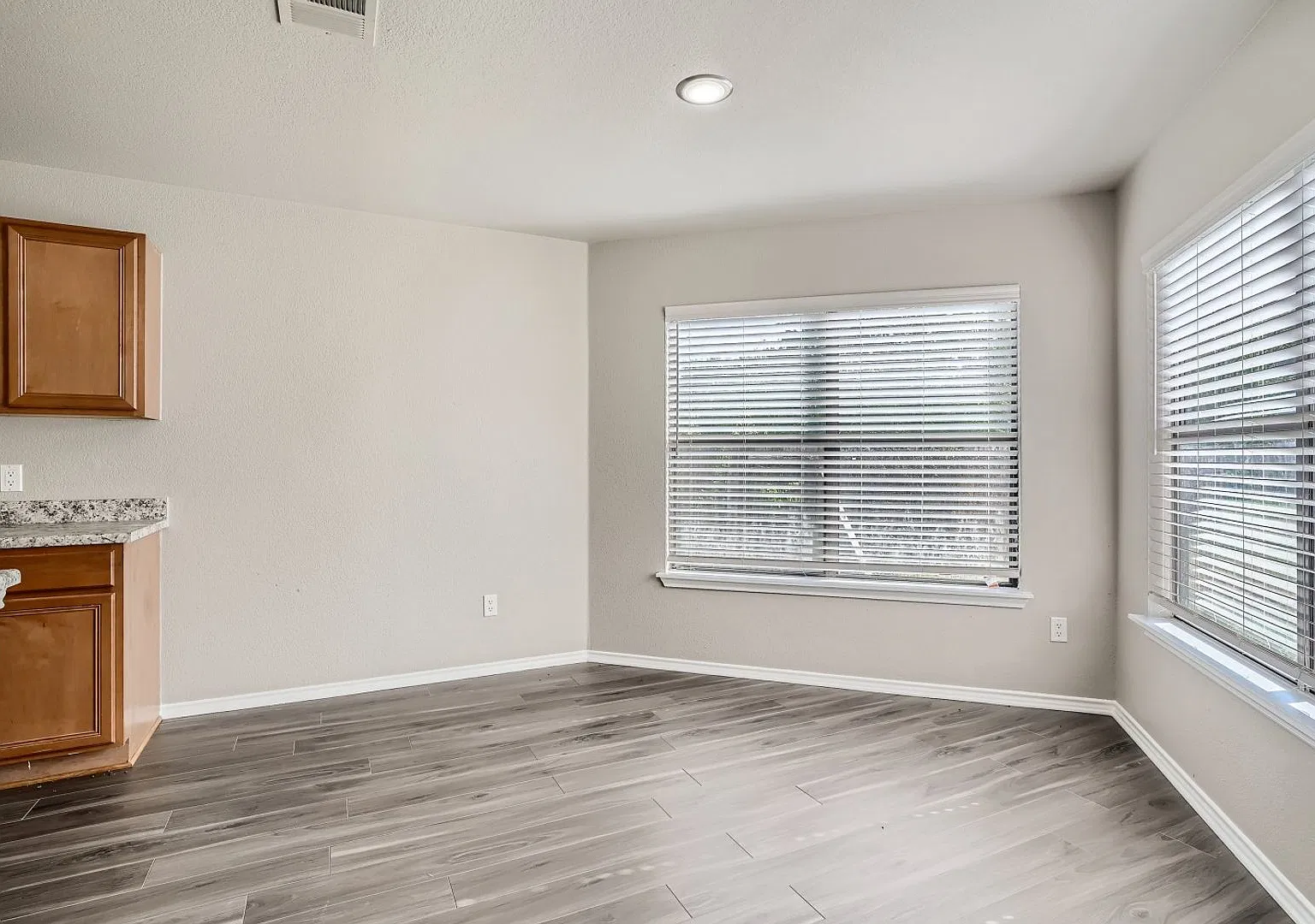1211 Champion Dr Round Rock, TX 78664 — Photo 3
