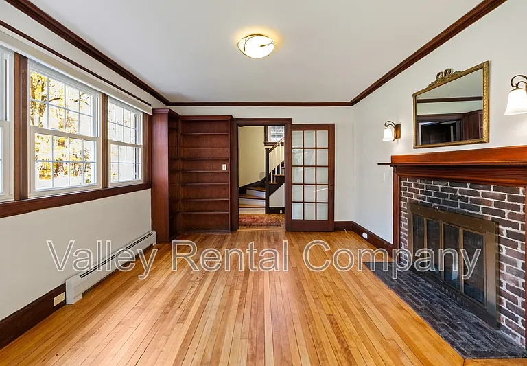 61 Woodlawn Ave — Photo 6
