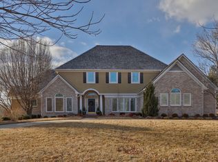 11812 Brookwood St, Leawood, KS 66211