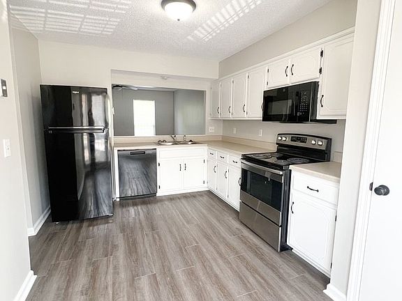 4th image of 1232 Parkway Pl #D